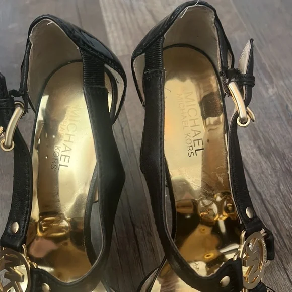 Michael Kors Chic Heels - Picture 8 of 9